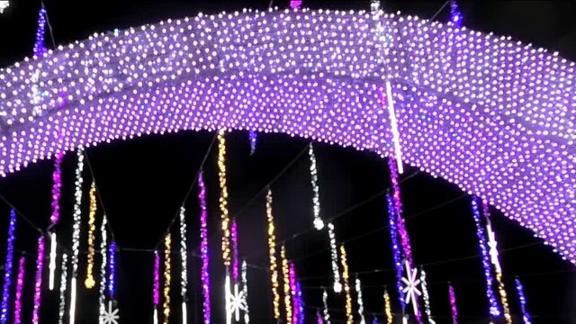 Weihnachtsbeleuchtung in Algeciras, der Hafenstadt von Gibraltar : Sterne leuchten in der Nacht