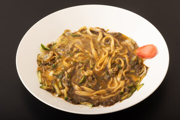 盛岡じゃじゃ麺　5.卵をまぜる