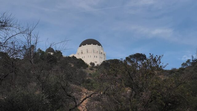 Footage of Griffith Observatory from bottom of hike