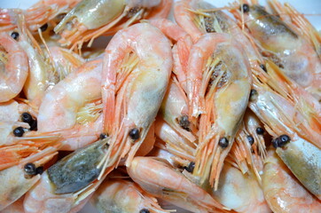The sea prawns are thawed and ready to cook.