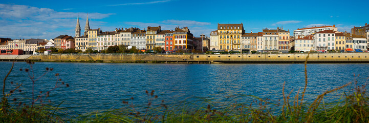 Obraz premium Riverside view of city Macon, Burgundy region, east-central France