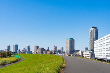 【埼玉県景観】荒川土手から望む川口市街地