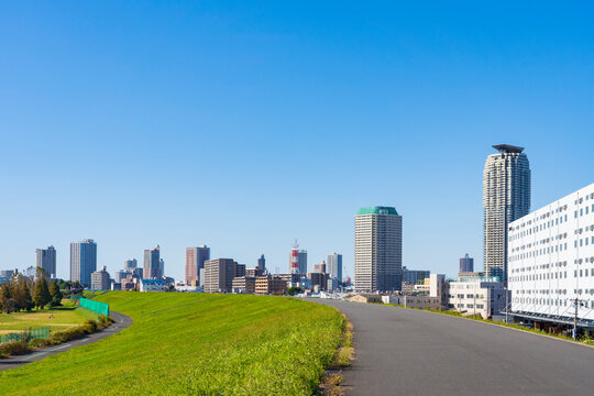 【埼玉県景観】荒川土手から望む川口市街地