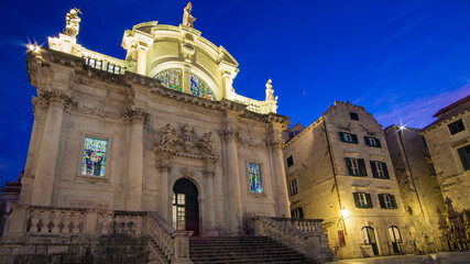 Fototapeta na wymiar Die St. Blasius-Kirche bei Nacht in Dubrovnik Kroatien