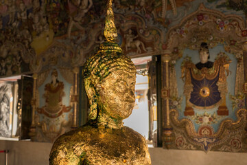 golden buddha statue