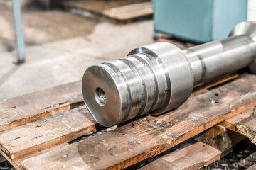 After turning on the machine, there are round nuts with an internal thread.