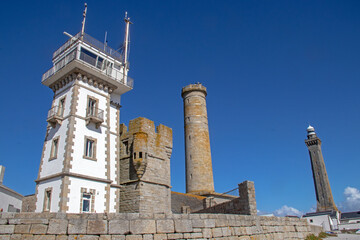 Penmarc'h. Le sémaphore, le vieux phare, l'ancienne chapelle et le phare d'Eckmühl. Finistère, Bretagne	