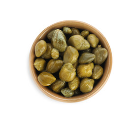 Obraz premium Capers in bowl isolated on white, top view