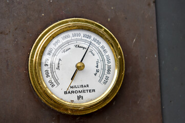 this photo shows a barometer 