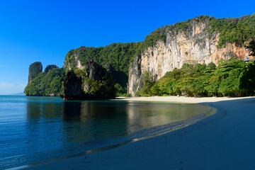 Fototapeta na wymiar Beautiful beach at koh Hong island, Krabi province,Thailand