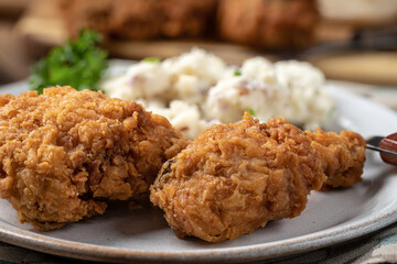 Crispy fried chiken with mashed potatoes