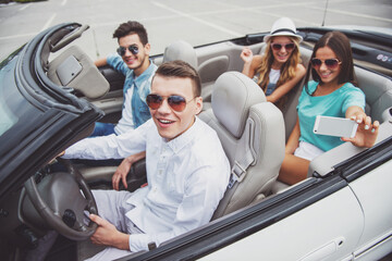 Friends in cabriolet