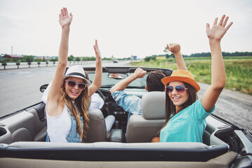 Friends in cabriolet