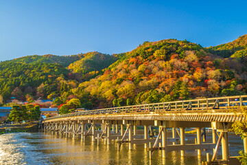 京都府嵐山　紅葉の渡月橋　