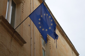 Bandiera strappata dell?unione Europea