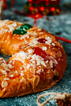 roscon de reyes, typical spanish three kings cake