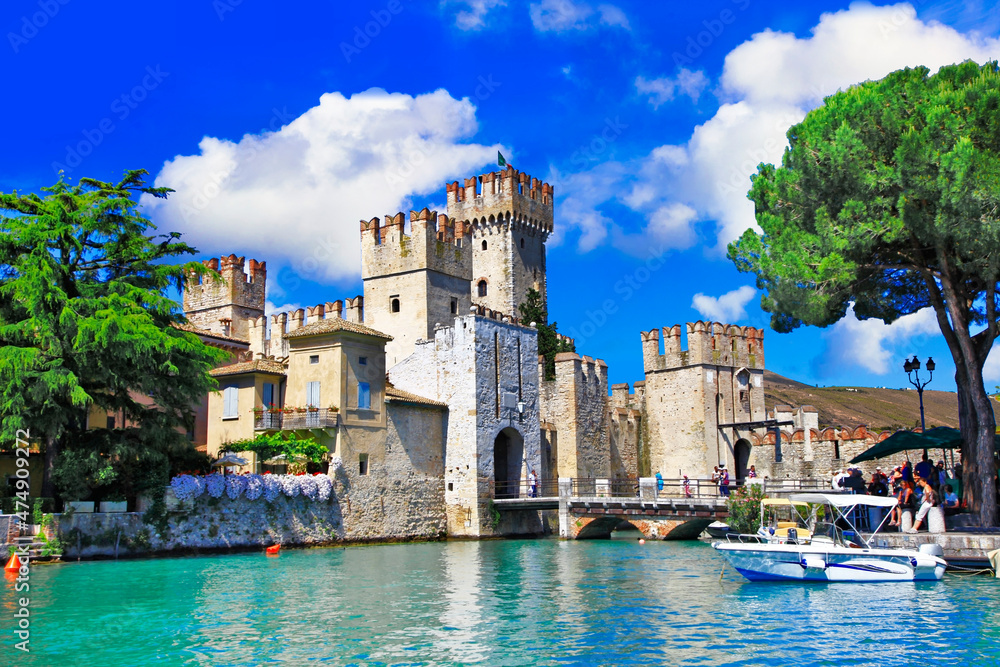 Wall mural scenery of Italy series - Sirmione. Lago di Garda