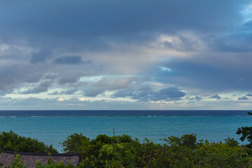 Fototapeta na wymiar Seashore in the morning before the storm