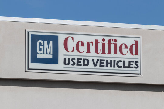 GM Certified Used Vehicles sign. With current supply issues, GM, Chevrolet, Cadillac, Buick, and GMC are relying on Certified used car sales while waiting for parts.