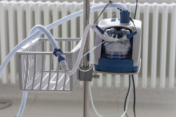 High-flow oxygen device in ICU in hospital.