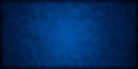 Fondo azul en degradado con paredes manchadas.