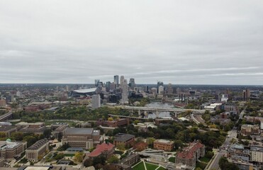 Fototapeta na wymiar Wide view of Minneapolis skyline from University Ave