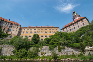 Obraz premium Day view of Cesky Krumlov and it's castle by the Vltava river - Cesky Krumlov, Czech Republic