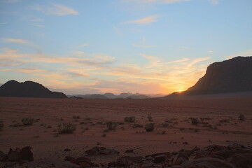 Fototapeta na wymiar Sunset in Wadi Rum (Jordan)