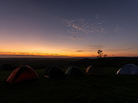 Amanhecer no acampamento