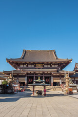 川崎大師大本堂と献香所