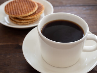 ストロープワッフルとホットコーヒー