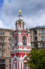 Fototapeta na wymiar Moscow architecture of the 18th century orthodox church in the city with a bell tower