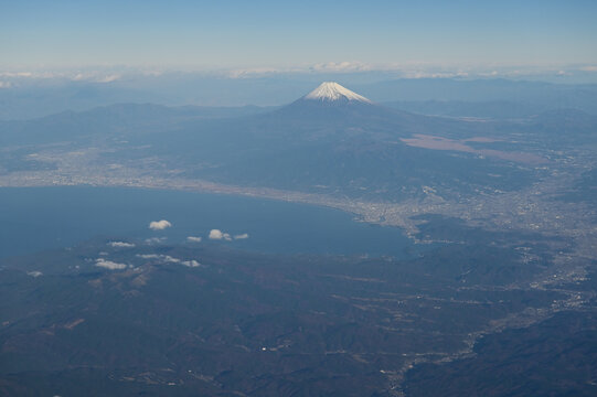 初冬の富士山の空撮画像