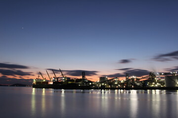 Fototapeta premium 周南コンビナートの夜景！日本11大工場夜景都市の写真