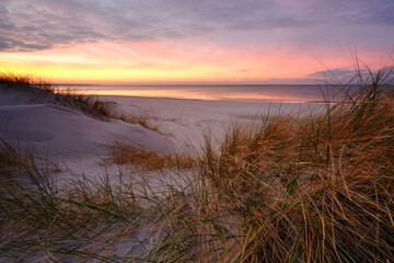 Morze Bałtyckie, zachód słońca, wydmy, plaża, Kołobrzeg, Polska  - obrazy, fototapety, plakaty