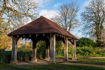 Fototapeta na wymiar Covered structure, Lloyd Park next to William Morris Gallery, Walthamstow, London, England, UK