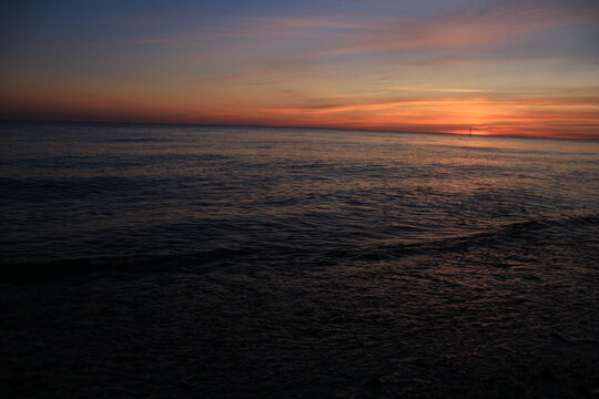 Agon-Coutainville, Normandie, France - coucher de soleil, mer, oiseaux © iris