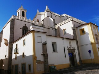 Eglise Igreja de Sao Francisco à Evora dans la région de l'Algarve au Portugal