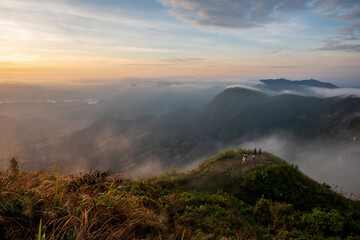 Obraz premium Thailand with a lot of people on the hill