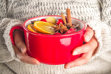  Mulled wine hot drink with citrus and spices