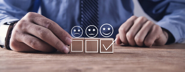 Customer experience. Satisfaction survey and customer service