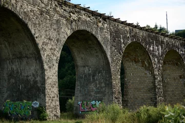 Le viaduc le plus grand et le plus ancien d& 39 Ukraine, un pont ferroviaire en brique et ancien.