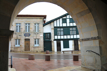 ayuntamiento pórtico iglesia de ascain pueblo vasco francés francia 4M0A7675-as21