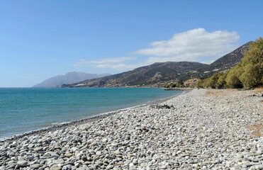 La plage de Monompouka à Keratokampos près d'Ano Viannos en Crète