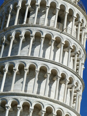 Leaning tower of Pisa  Romanesque architecture