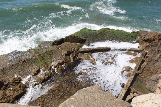 Crashing Waves on Roocks at the Pacific