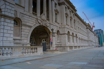Obraz premium UK, London, 11.12.2021:&nbsp; Somerset House on the south side of the Strand in central London, overlooking the River Thames