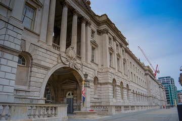 Obraz premium UK, London, 11.12.2021:&nbsp; Somerset House on the south side of the Strand in central London, overlooking the River Thames