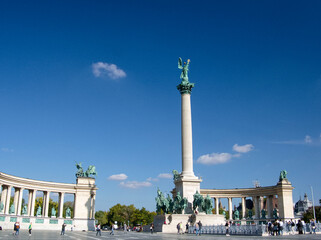 Fototapeta na wymiar Hungary Budapest Hero's square statue