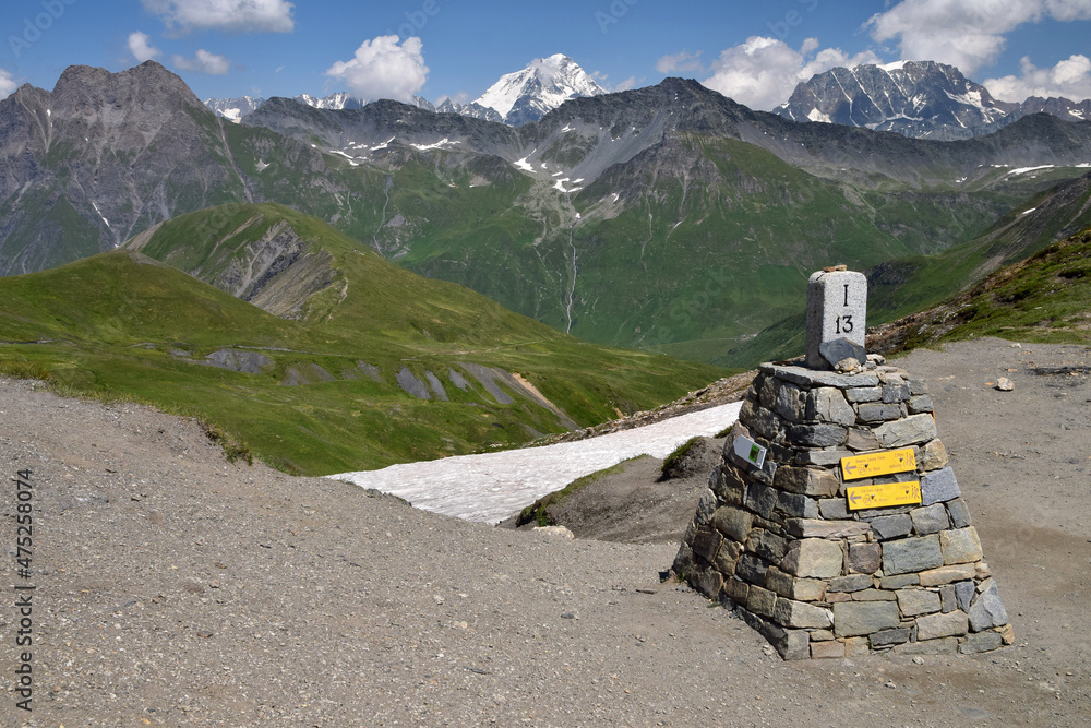 Wall mural Monument du Grand Col Ferret, alt 2537 m